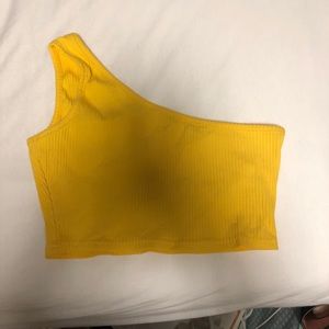 Yellow one shoulder crop top!